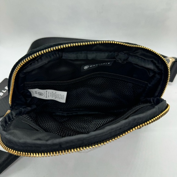 Wantable velvet cozytober belt bag in black with Gold tone hardware NEW - Picture 5 of 7